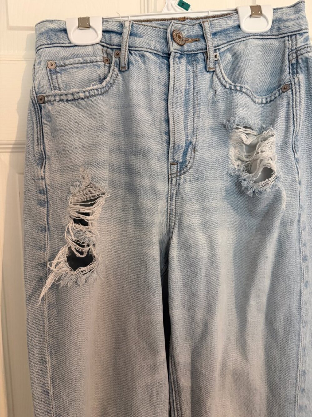 American Eagle distressed jeans